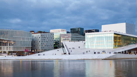 Blurred-Crowd-Waterfront-Evening-Oslo